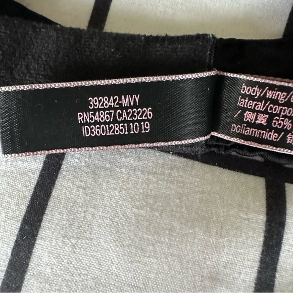 34A Victoria’s Secret Very Sexy Smooth Shine Chain Strap Push-Up Bra - Picture 8 of 8